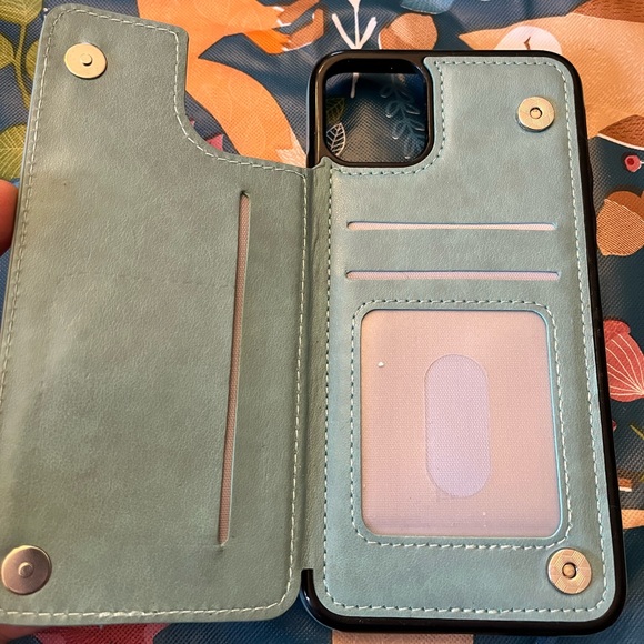 iPhone 11 Pro Max wallet case - Picture 2 of 3